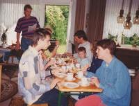 Auch ein Wandertag wurde 1993 durchgeführt. Nach einem ausgedehnten Frühstück bei Wolfgang Ebertz ....