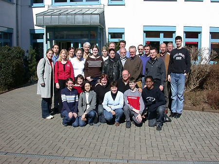 Gruppenbild vor dem Jugendgästehaus Ahrweiler