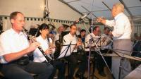 Anschliessend spielte das gemeinsame Eppendorf-Lohmar-Orchester eine Stunde im Festzelt unter der Leitung von Gustl Haas auf.