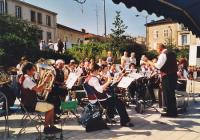 Anlass der Orchesterreise war die Einladung zum 80-jährigen Bestehen der 'Harmonie Les Entrepides', die auch schon zum Musikfest in Lohmar waren.

Auf dem 'Platz Nationale'  .......